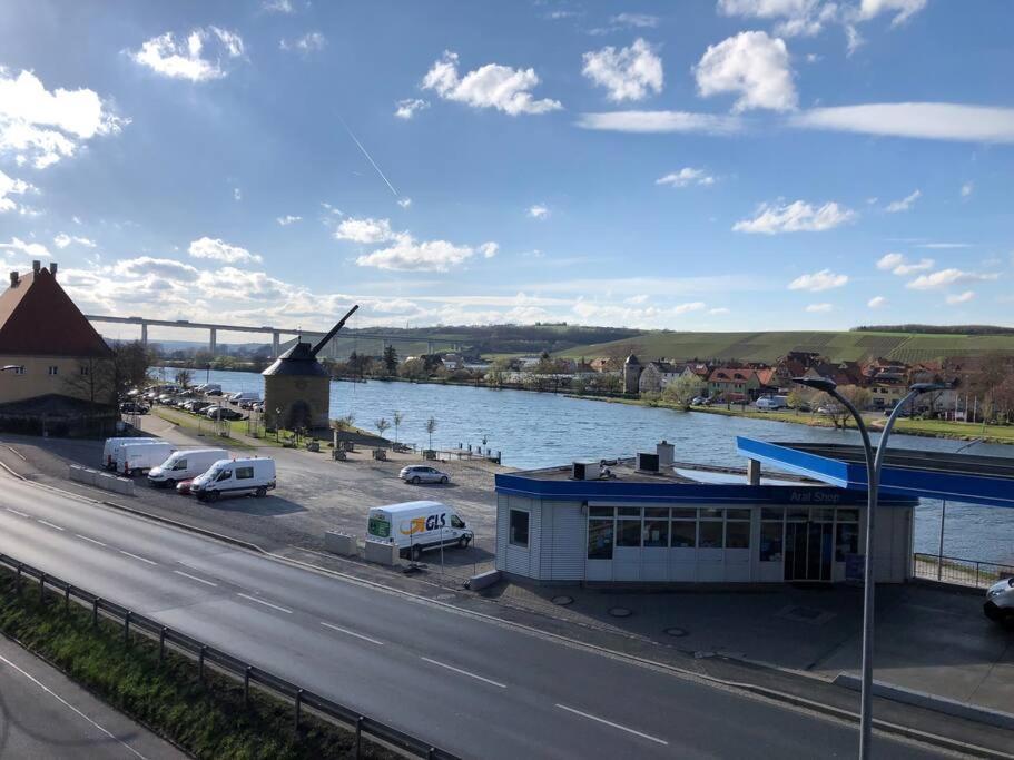 Mainblick Voll Ausgestattet, Kueche, Klima, Wanne *